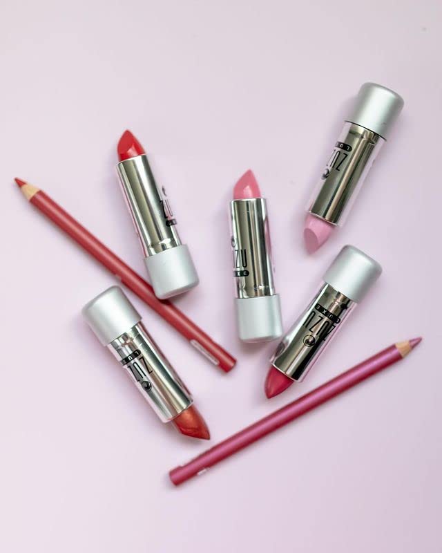 Zuzu Luxe Lip Color Lipstick (Starlet - Candy Apple Red/Cool Crème), 0.13 oz