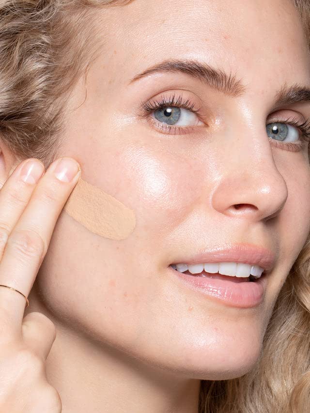 ILIA - True Skin Serum Foundation | Non-Comedogenic, Cruelty-Free, Vegan, Weightless Feel, Buildable Coverage, Safe for Sensitive Complexion (Molokai SF2.5)