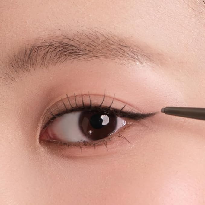 JUDYDOLL Ultrafine Eyeliner Gel Pencil, Fine Lining For Inner & Outer Eyes, Smudge-Proof & Water-Resistant, Smooth Glide Formula (01 Black Brown)