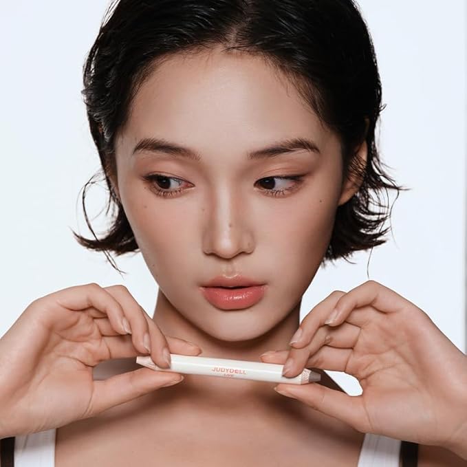 JUDYDOLL Quick-Fix Contour Duo, 2-in-1 Cream Contour Stick with Highlighter, 18H Waterproof & Sweat-Proof, Lightweight Non-Sticky Formula, For Sculpting & Defining (01)