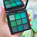 WanTuoluo 9 Colors Green Smoky Matte Shimmer Eyeshadow Palette with Mirror for Eye Makeup,High Pigmented Eye Shadow Primers Powder Palet de sombras de ojos