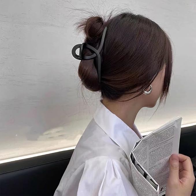 Black Hair Claw Clips, Lightweight Big Strong Hold Nonslip Matte Claw for Thick Hair & Thin Hair & Curly Hair, 90's Vintage Jaw Clips, With Organza Storage Bag