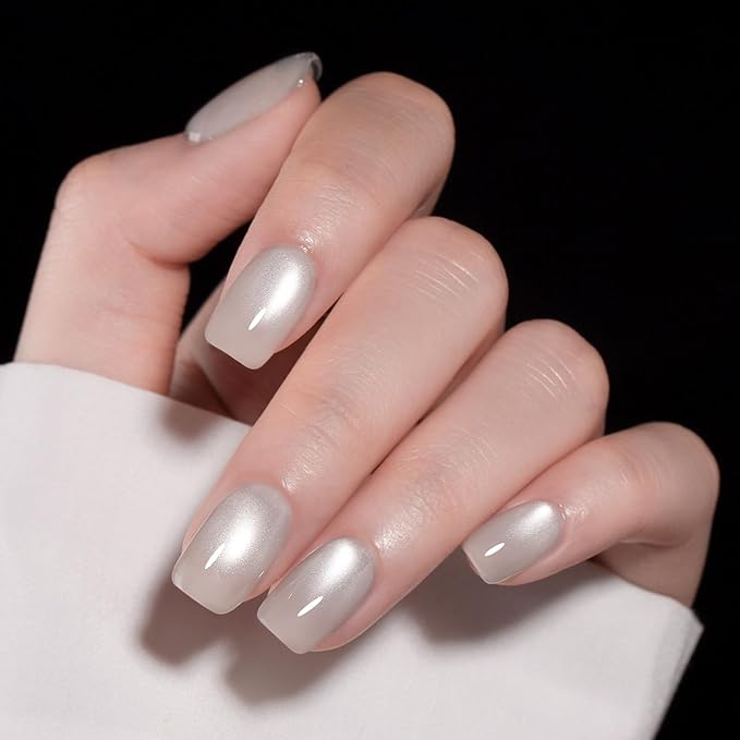 MAYCHAO 15ML Silk Silver Cat Eye Gel Nail Polish 1Pc Moonlight Silver Gel Polish with Magnet Soak off Holographic Magnetic Nail Polish for Nail Art Manicure Salon DIY at Home, 0.5 OZ