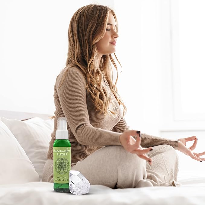 Reiki-Charged White Sage Mist for Aura Renewal & Energy Purification, Crystal-Infused Room Aromatherapy Spray with Clear Quartz for Meditation, Relaxation, Spiritual Balance & Home Harmony – 8oz