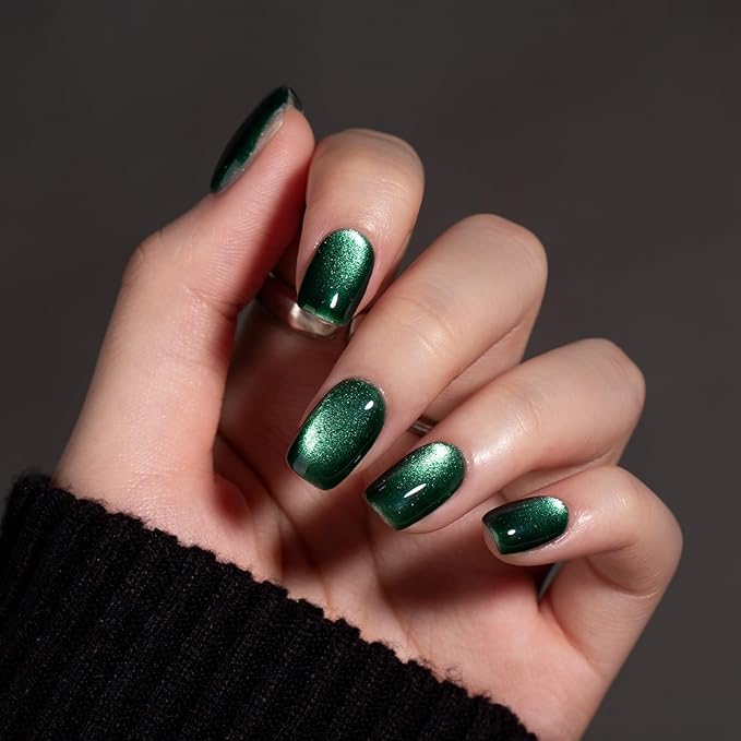 MAYCHAO 15ML Cat Eye Gel Nail Polish 1Pc Green Gel Polish Soak off Holographic Magnetic Nail Polish for Nail Art Manicure Salon DIY at Home, 0.5 OZ