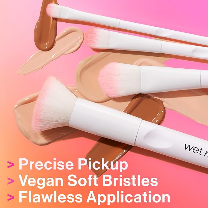 wet n wild Foundation Brush, Densely-Packed Synthetic Fiber Bristles for Liquid, Cream & Powder, Ergonomic Handle for Comfortable Control