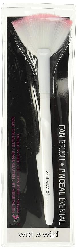 wet n wild Fan Brush, Blending Brush for Highlighter, Blush, & Peel Masks, Ergonomic Handle (Pack of 2)