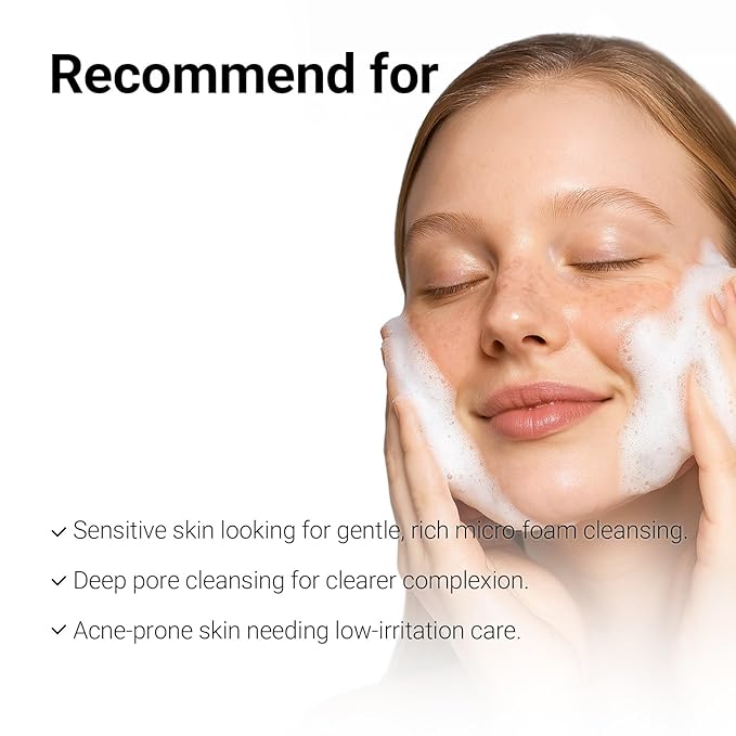 Calendula Calming Deep Cleansing Foam 150ml, A mild acne-clearing foam with calendula extract and BHA, gently removing impurities.
