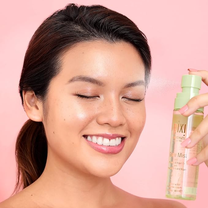 Pixi Beauty Glow Mist | All-Over Mist For Luminous Complexion | Set & Refresh Makeup | Hydrate Skin With 21 Natural Oils | 2.70 Fl Oz