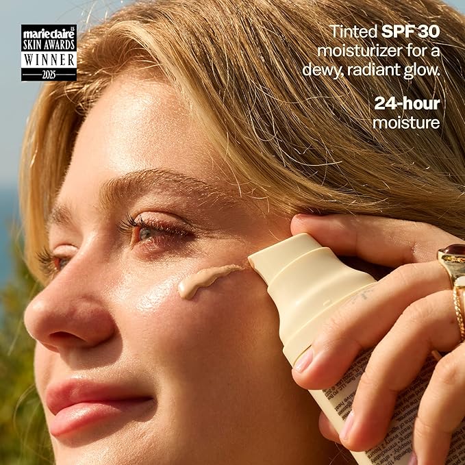 Sun Bum Daily SPF 30 Glow Sunscreen Face Lotion - Moisturizing Facial Sunscreen - Tinted - Dewy Finish - Hawaii 104 Act Compliant (Made without Octinoxate & Oxybenzone) - Travel Size - 1.7 oz
