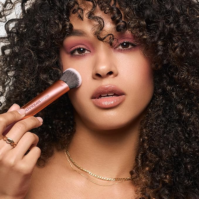 Real Techniques 4 Piece Face Base Makeup Brush Set, For Concealer, Foundation, Contour, & Setting Powder, Makeup Brushes For Blending & Buffing, & Sculpting, Travel Friendly, Gift Set, Cruelty-Free